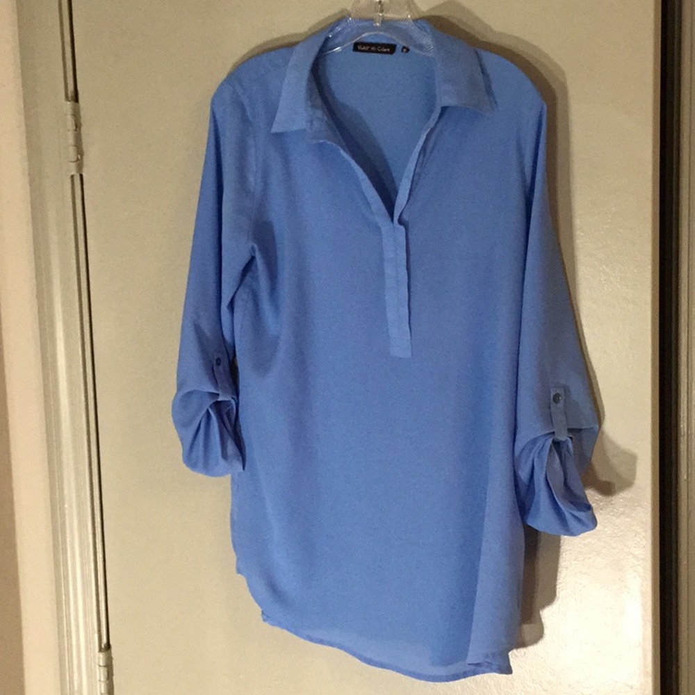 Violet & Claire blue Lady’s top; size Medium.